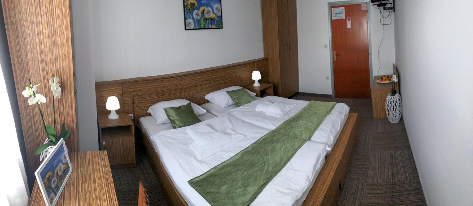Hotel Restavracija In Prenocisca Carda Martjanci Exterior foto